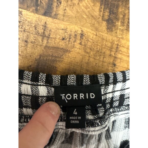 torrid size 4x guaze crochet lace trim ginger bread pattern  sweet heart necklin - Picture 7 of 9